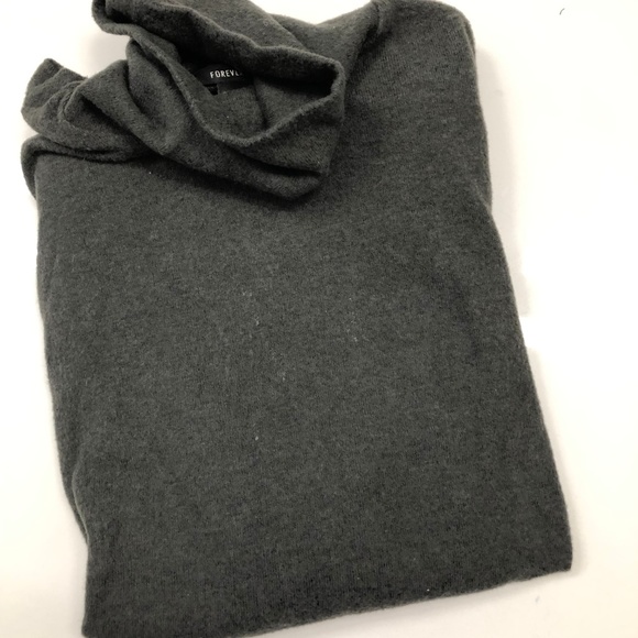 Forever 21 Sweaters - Olive Green Forever 21 Turtleneck